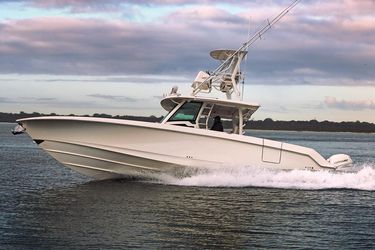 38' Boston Whaler 2017 Yacht For Sale